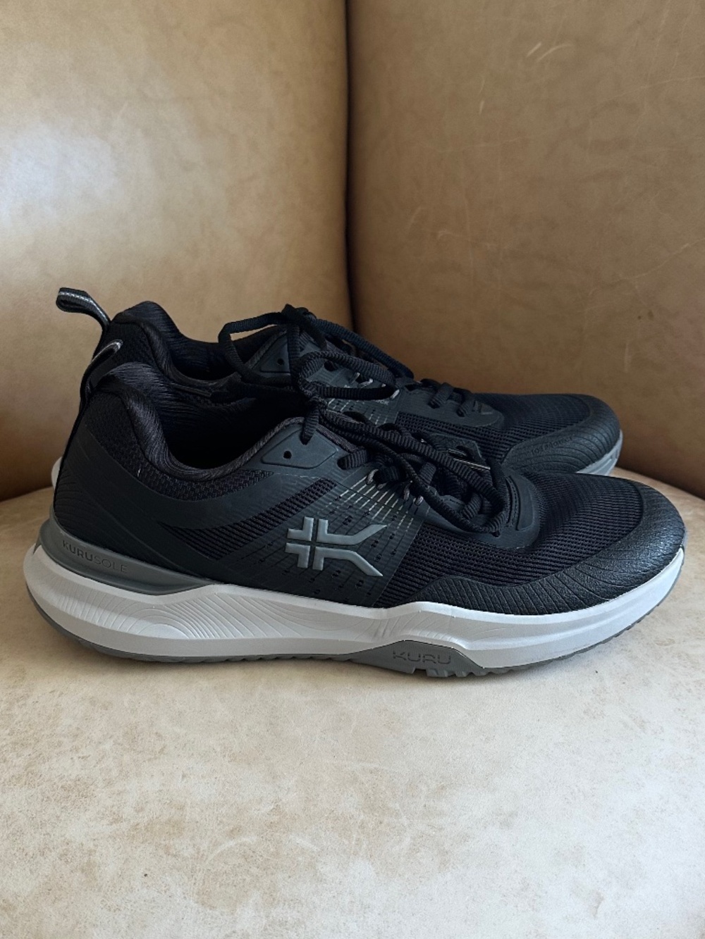 KURU Men's Velocity Cross-Trainer Sneaker Jet Black/Charcoal Gray 10 Athleisure